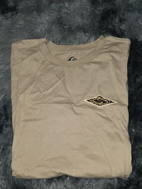 Quiksilver Short Sleeve Tee in Khaki with Chest Logo